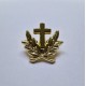 Insigne métallique de calot d'aumônier militaire catholique